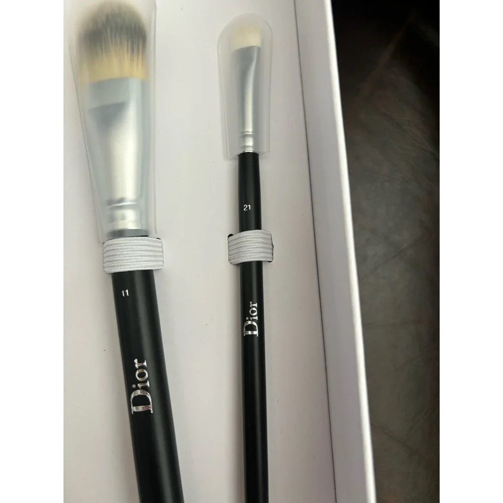 Dior brushes + case + box